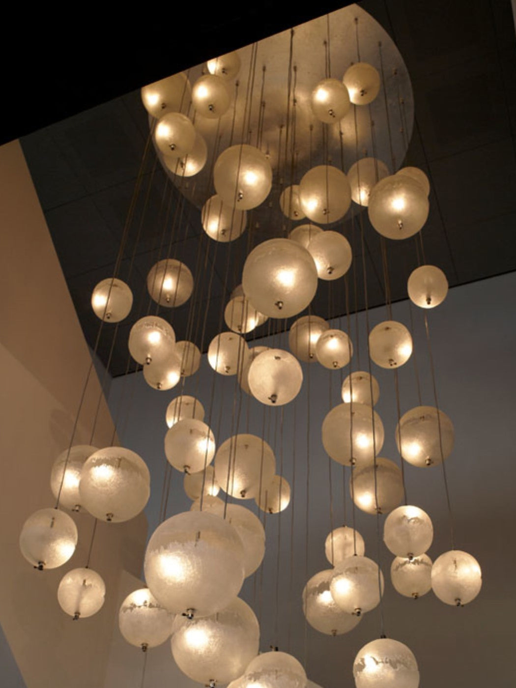 PostKrisi Chandelier